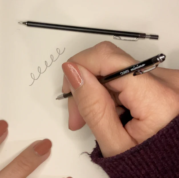 OHTO Minimo Ballpoint Pen with Card Holder - Image 4